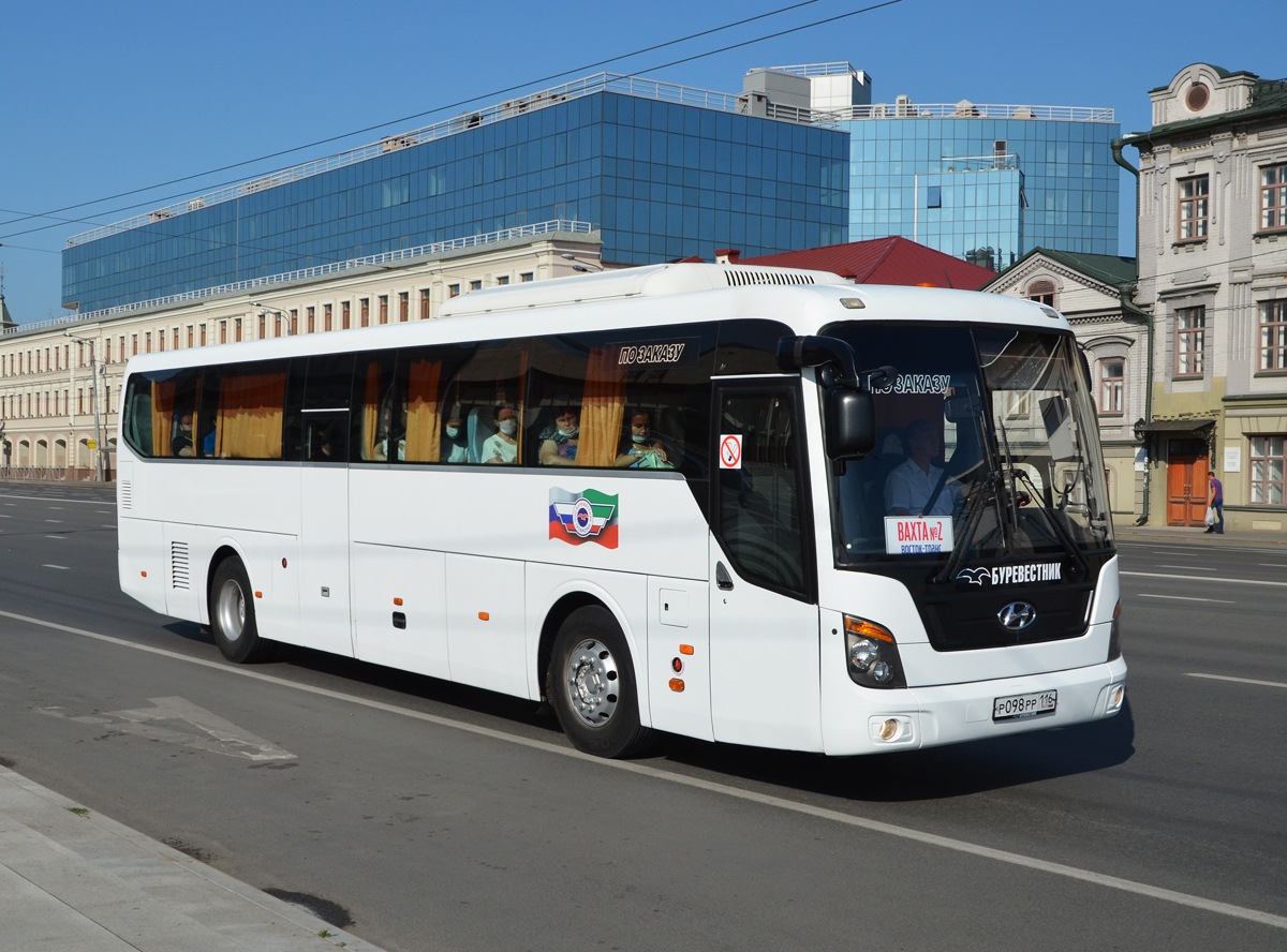 Татарстан, Hyundai Universe Space Luxury № Р 098 РР 116