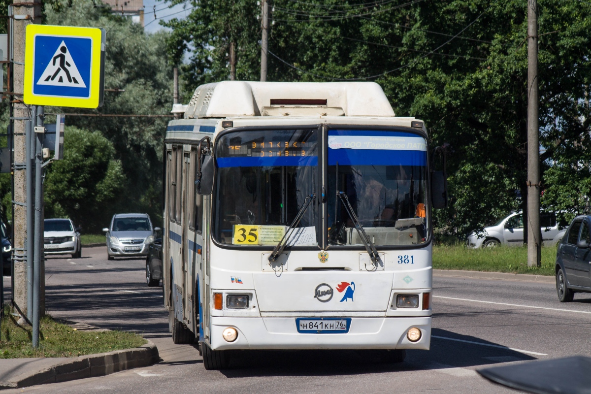 Новгородская область, ЛиАЗ-5256.57 № 381