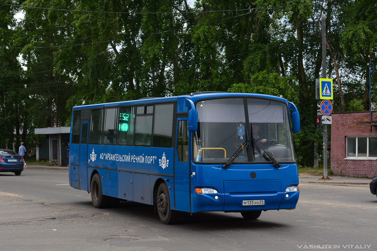Архангельская область, КАвЗ-4238-41 № М 135 ХН 29