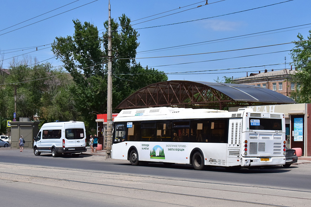 Волгоградская область, Ford Transit FBD [RUS] (Z6F.ESG.) № Е 074 ТУ 134; Волгоградская область, ЛиАЗ-5292.67 (CNG) № 4135