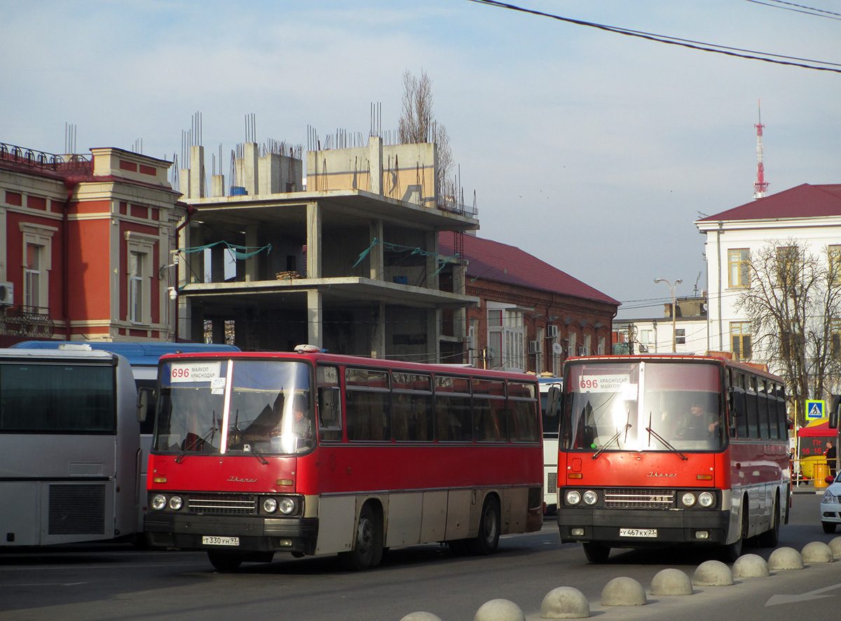 Адыгея, Ikarus 256.74 № Т 330 УН 93; Адыгея, Ikarus 256.75 № У 467 КХ 23