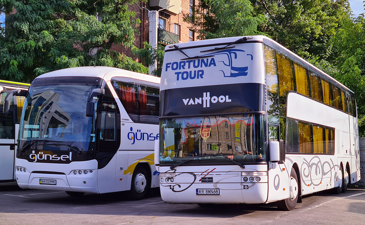 Польша, Van Hool TD927 Astromega № KR 8MN68; Киев, Neoplan P21 N2216SHD Tourliner SHD № AA 3329 MC