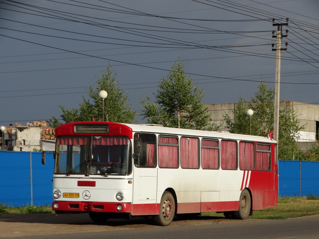 Саратовская область, Mercedes-Benz O305 № АХ 939 64