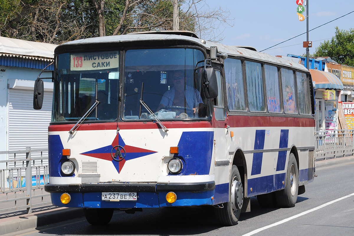 Автобусы саки. Саки автобус. Крымские автобусы Саки. Крайнее Саки автобус. Автовокзал Саки.