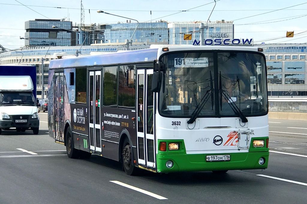 Szentpétervár, LiAZ-5293.60 sz.: 3632