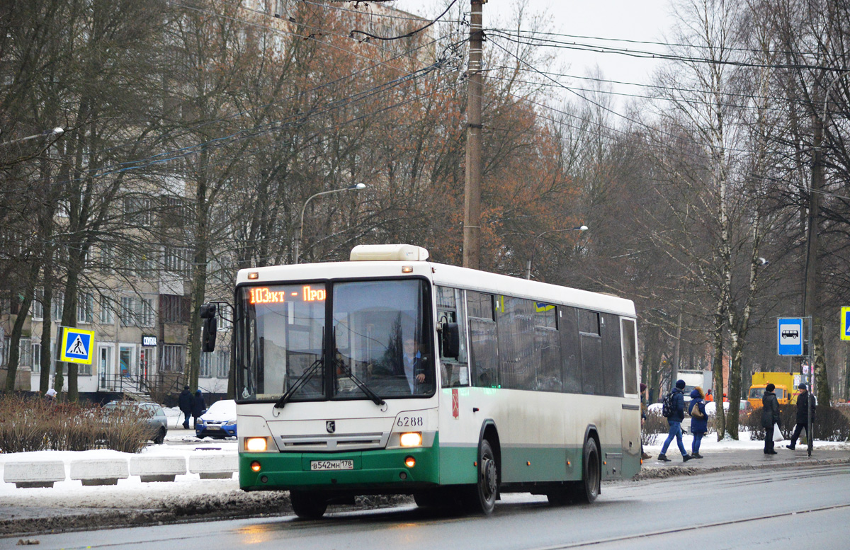 Sankt Petersburg, NefAZ-52994-40-42 Nr. 6288