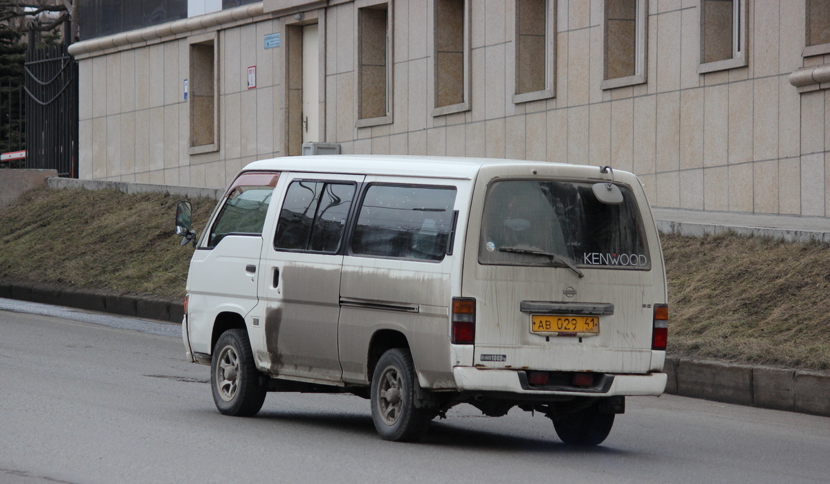 Камчатский край, Nissan Caravan № АВ 029 41 — Фото — Автобусный транспорт