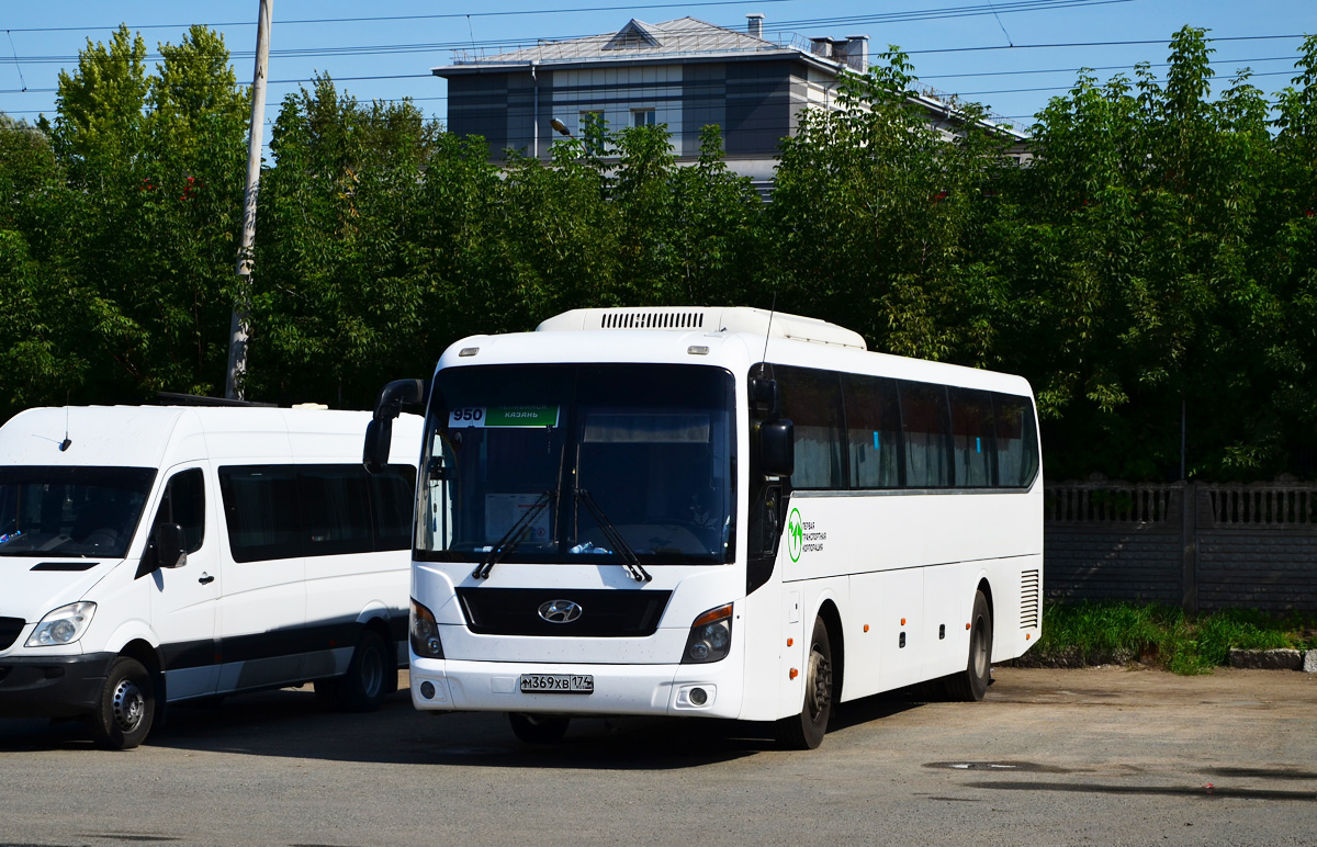 Челябинская область, Hyundai Universe Space Luxury № М 369 ХВ 174