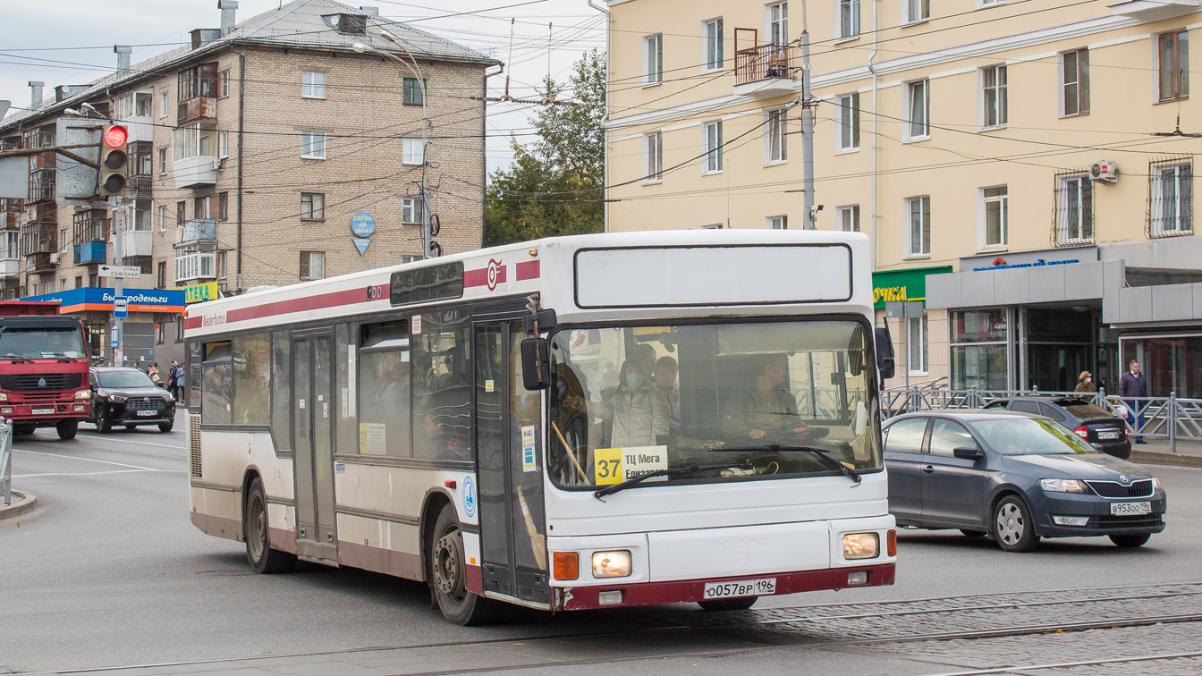 Свердловская область, MAN A10 NL202 № О 057 ВР 196