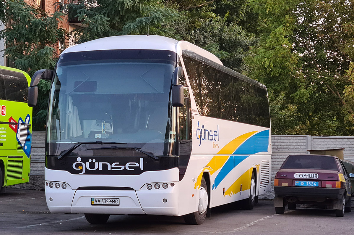 Киев, Neoplan P21 N2216SHD Tourliner SHD № AA 3329 MC