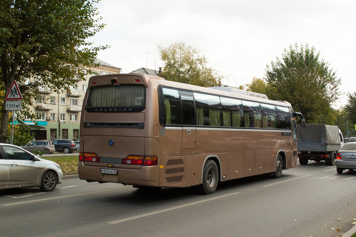 Свердловская область, Kia Granbird № Р 823 ОВ 96