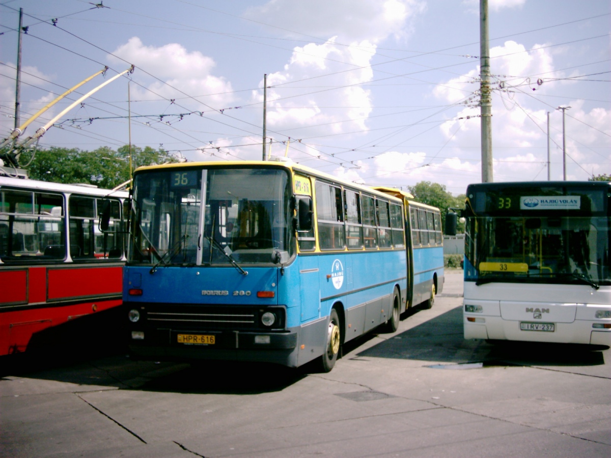 Венгрия, Ikarus 280.40M № HPR-616; Венгрия, MAN A74 Lion's Classic SL223 № IRV-237