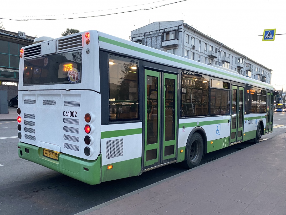 Moskva, LiAZ-5292.21 č. 041002