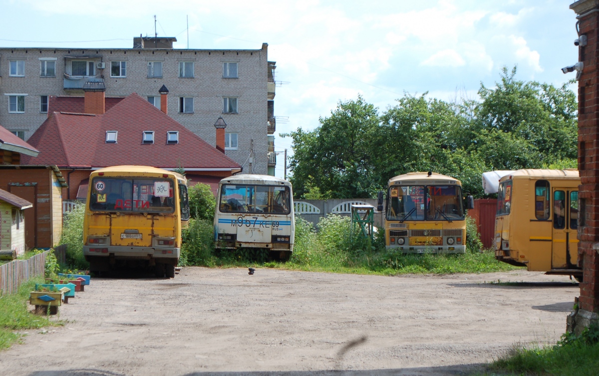 Тверская область, ПАЗ-32053-70 № С 168 ОН 69; Тверская область, ПАЗ-32054 № М 957 КЕ 69; Тверская область, ПАЗ-32053-70 № А 586 НХ 69