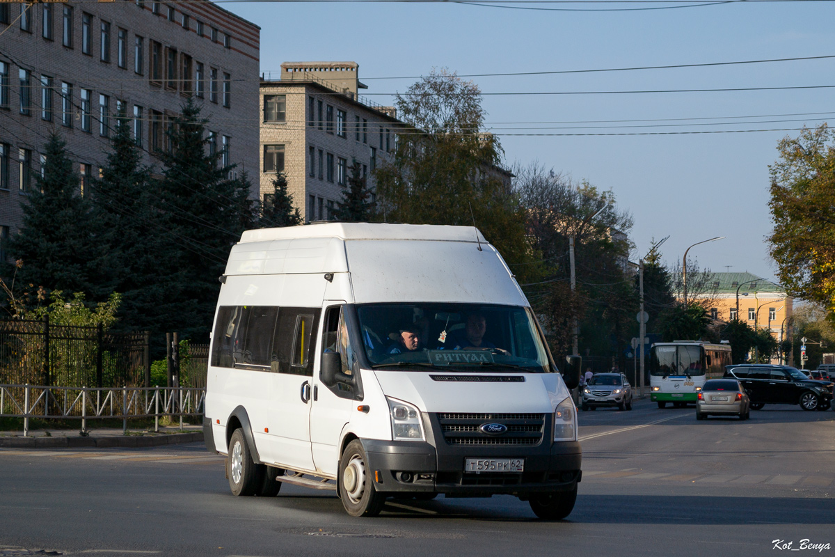 Ryazanská oblast, Nizhegorodets-222709  (Ford Transit) č. Т 595 РК 62