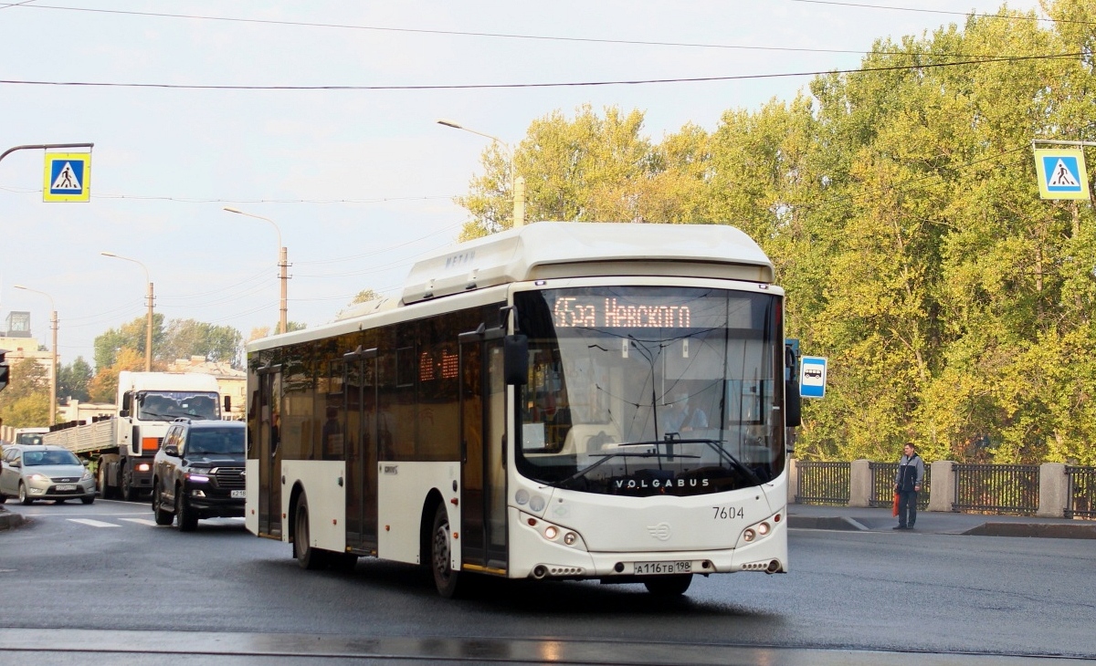 Sankt Peterburgas, Volgabus-5270.G0 Nr. 7604