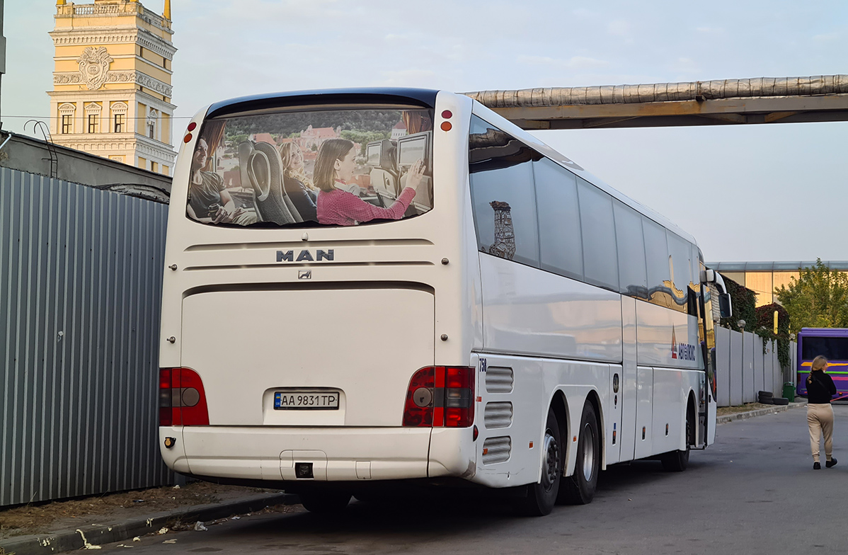 Киев, MAN R08 Lion's Coach L RHC444 L № 758