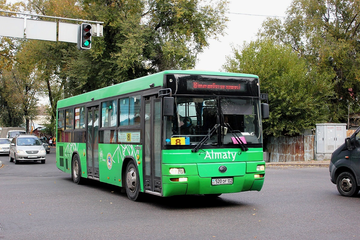 Алматы, Yutong ZK6108HGH № 520 DF 02