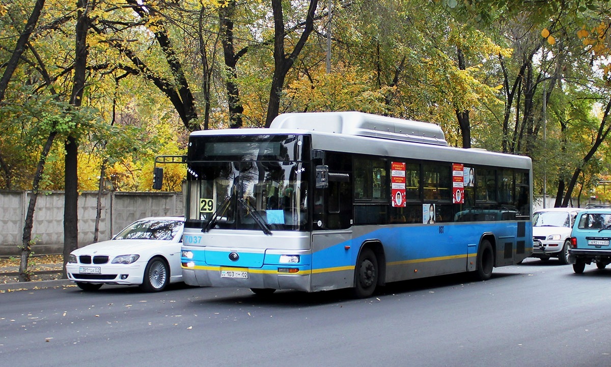 Алматы, Yutong ZK6118HGA № 7037