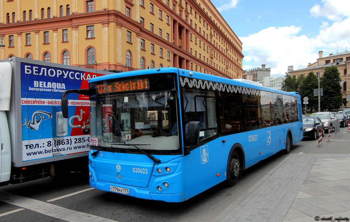 Moskwa, LiAZ-5292.22 (2-2-2) Nr 030623