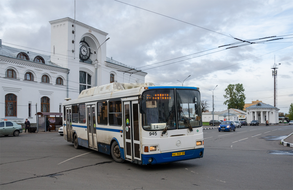 Novgorod region, LiAZ-5256.57 Nr. 945