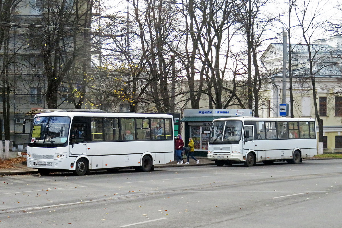 Kirov region, PAZ-320412-04 "Vector" č. Н 205 СА 69; Kirov region, PAZ-320412-03 č. В 716 РН 43