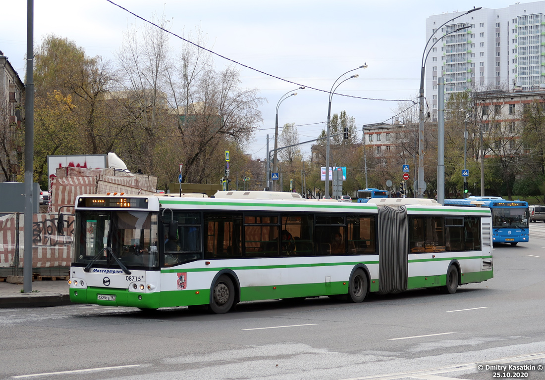 Москва, ЛиАЗ-6213.21 № 08715