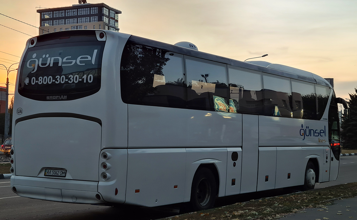 Киев, Neoplan P21 N2216SHD Tourliner SHD № AA 5062 OM