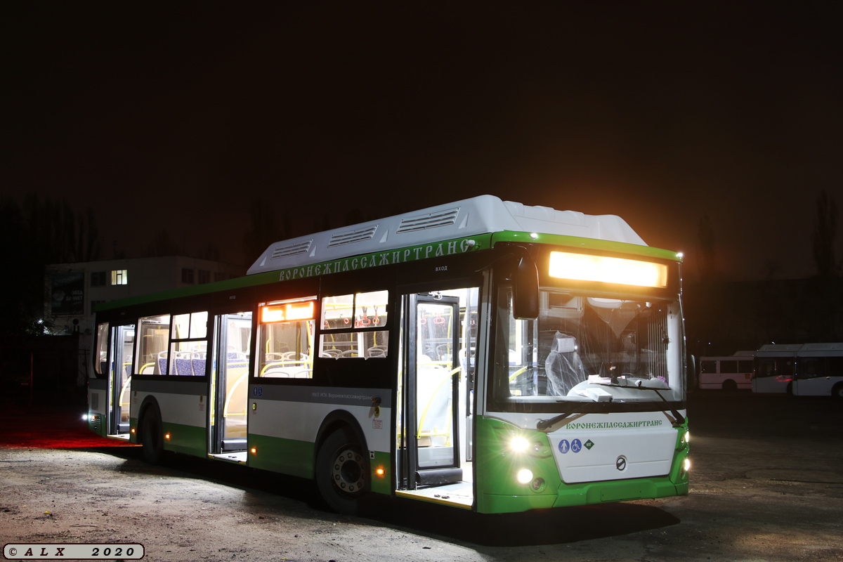 Воронежская область, ЛиАЗ-5292.67 (CNG) № К 944 ЕЕ 136