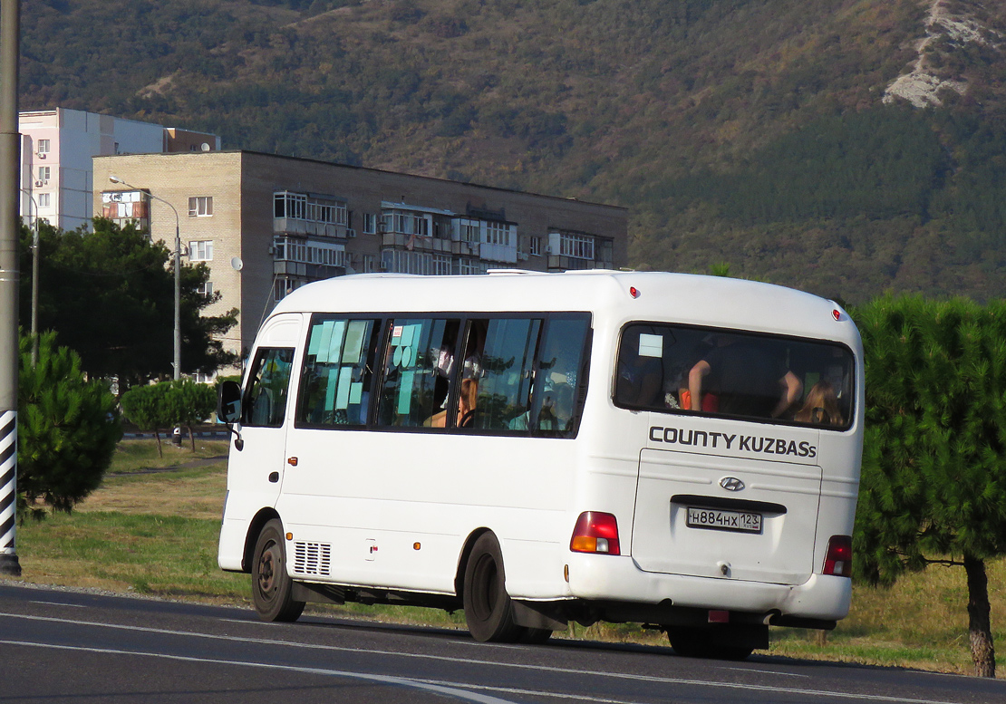 Краснодарский край, Hyundai County Kuzbass № Н 884 НХ 123