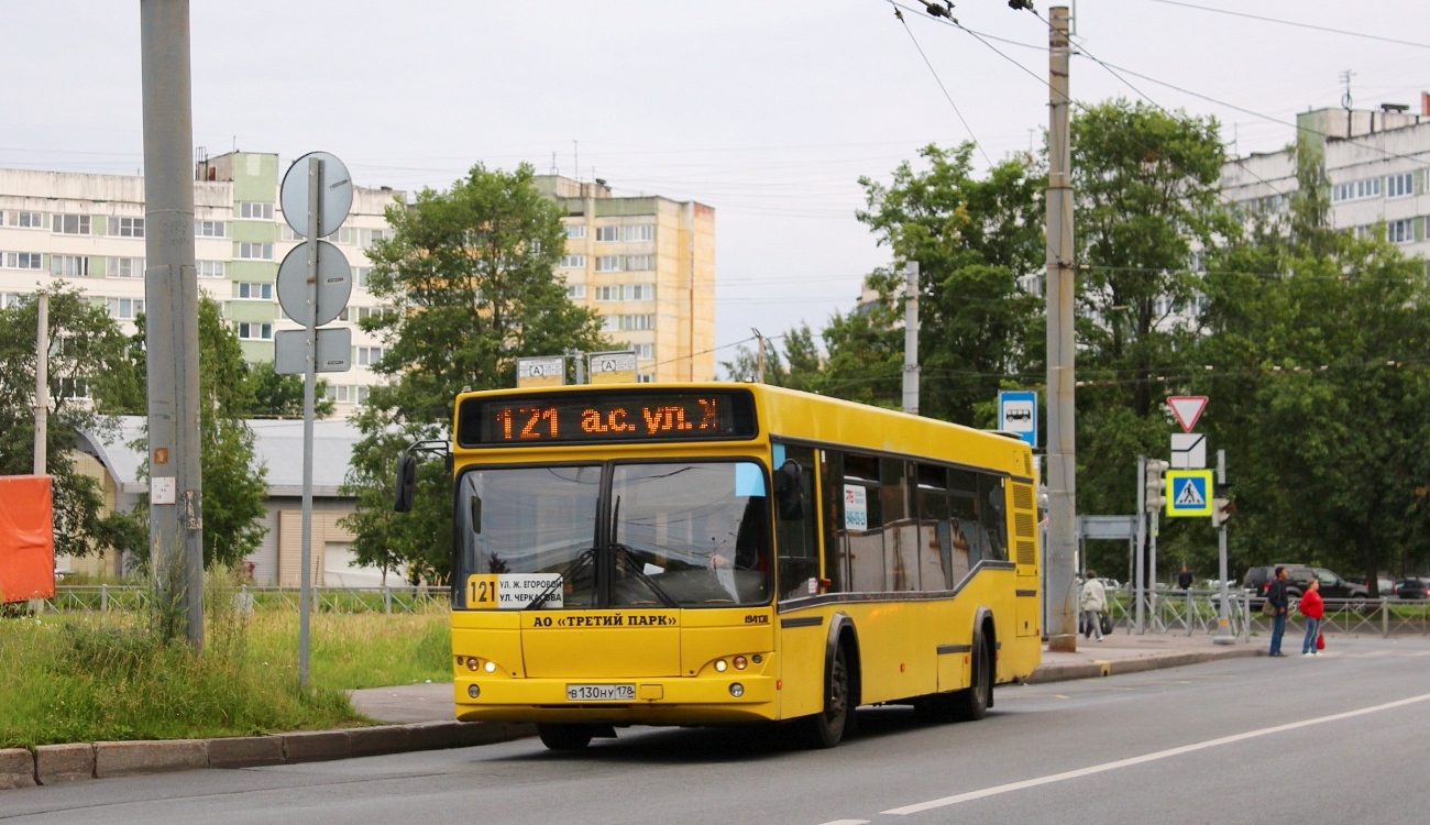 Szentpétervár, MAZ-103.468 sz.: В 130 НУ 178