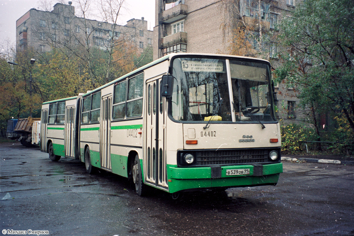 Moskva, Ikarus 280.33M č. 04402