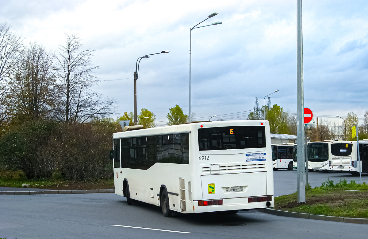 Sankt Petersburg, NefAZ-5299-30-32 Nr. 6912