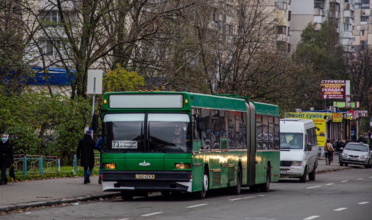 Киев, МАЗ-105.060 № 4692