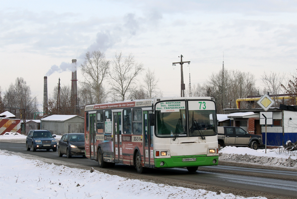 Новосибирская область, ЛиАЗ-5256.35 № Е 088 РР 154