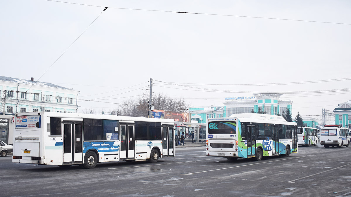 Omsk region, NefAZ-5299-10-15 Nr. 102; Omsk region, NefAZ-5299-30-56 Nr. 1464; Omsk region — Bus stops