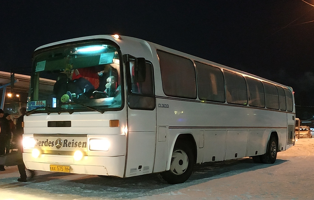 Свердловская область, Mercedes-Benz O303-15KHP-A № АХ 575 66