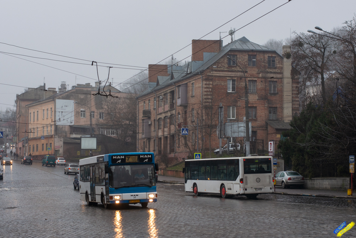 Черновицкая область, Göppel (MAN 469 NM222) № AT 2425 AA; Черновицкая область, Mercedes-Benz O530 Citaro № AT 4660 BE