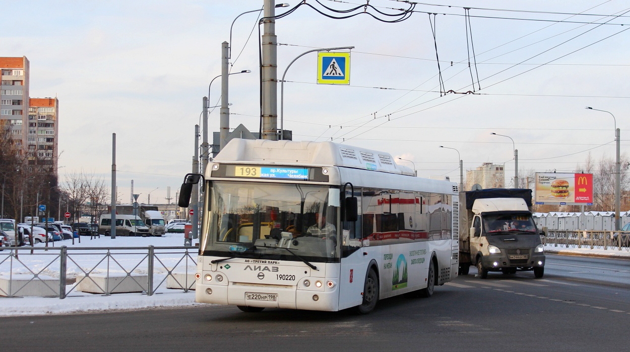 Санкт-Петербург, ЛиАЗ-5292.67 (CNG) № Е 220 НР 198