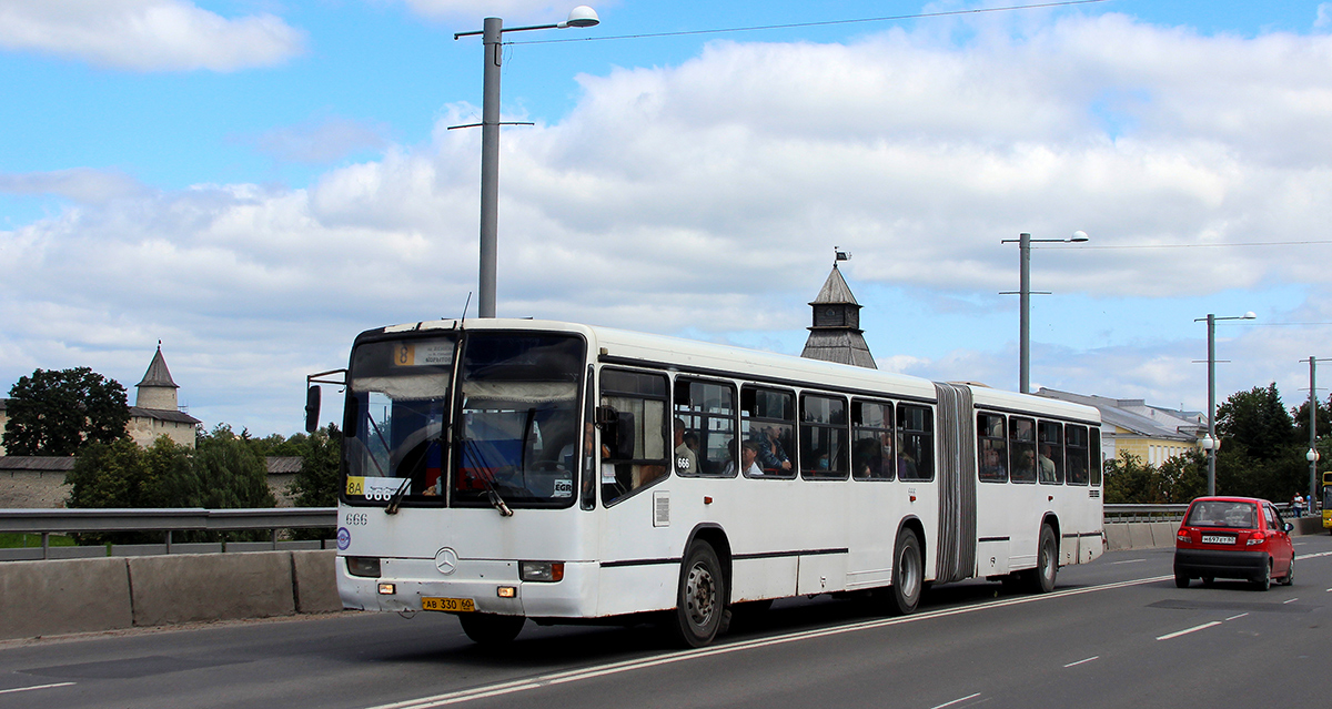 Pskovo sritis, Mercedes-Benz O345G Nr. 666