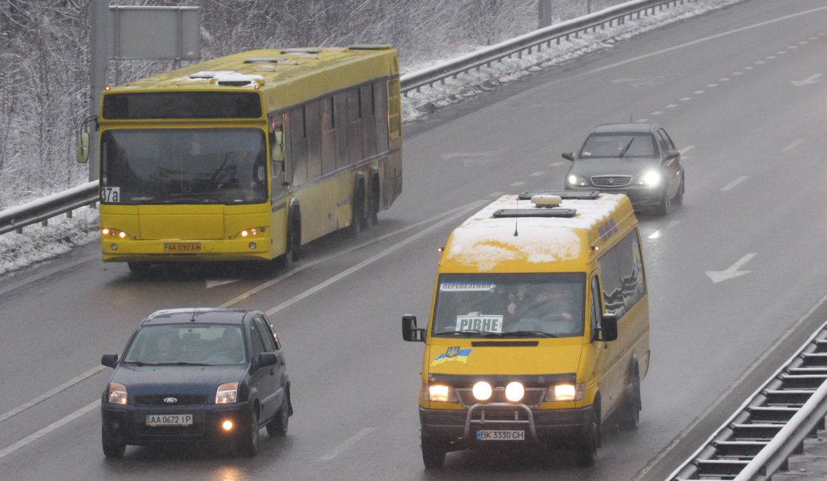 Киев, МАЗ-107.467 № 4516; Ровненская область, VDL Kusters MidEuro XL № BK 3330 CH