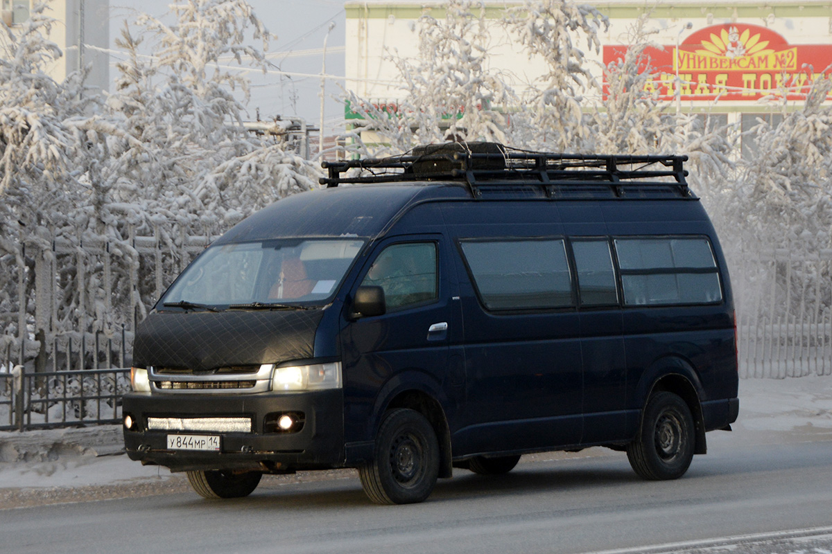 Sakha (Yakutia), Toyota HiAce TRH223L # У 844 МР 14